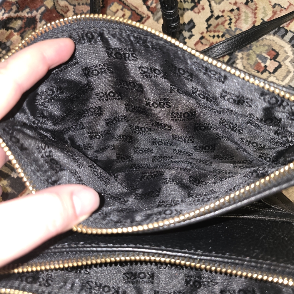 Michael Kors Kelly Double Zip Black Leather Crossbody - Picture 4 of 6
